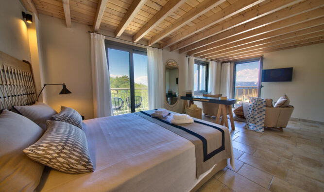 Luxury Glyfada Bay Villa 2 - Master Bedroom