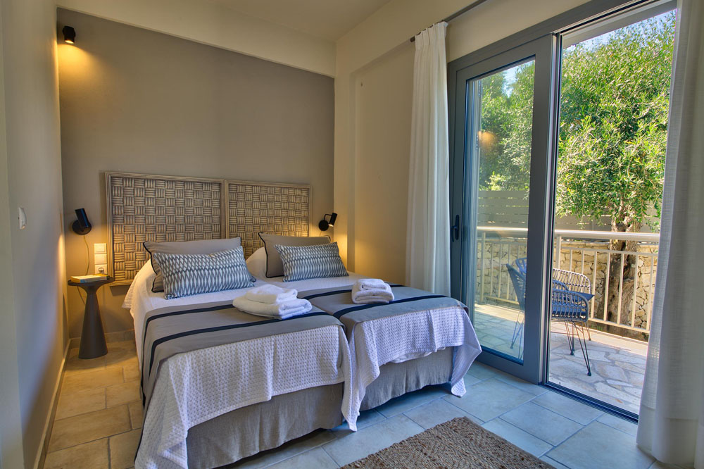 Luxury Glyfada Bay Villa 2 - Double/ Twin Bedroom with balcony