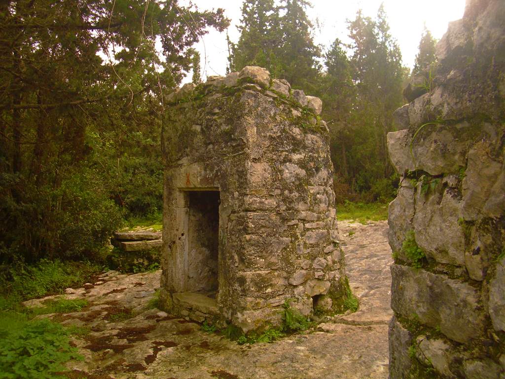 Cisterns of Sarakinos